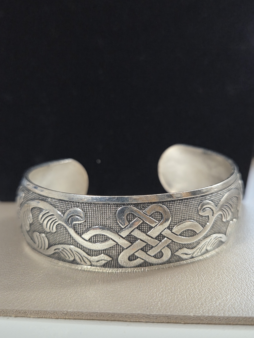 Silver-tone Celtic Knot Engraved Men's Cuff Bracelet